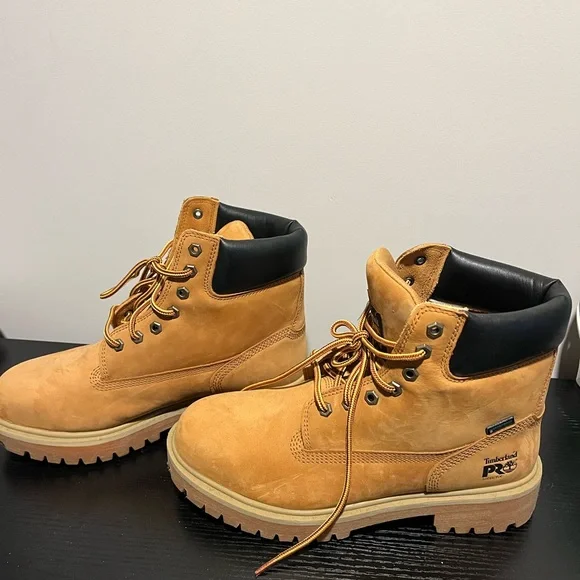Timberland Tan and Black Rugged Boots New MEN main image 4